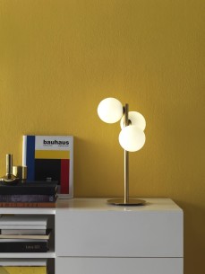 Lámpara de mesa dorada bolas blancas TOP