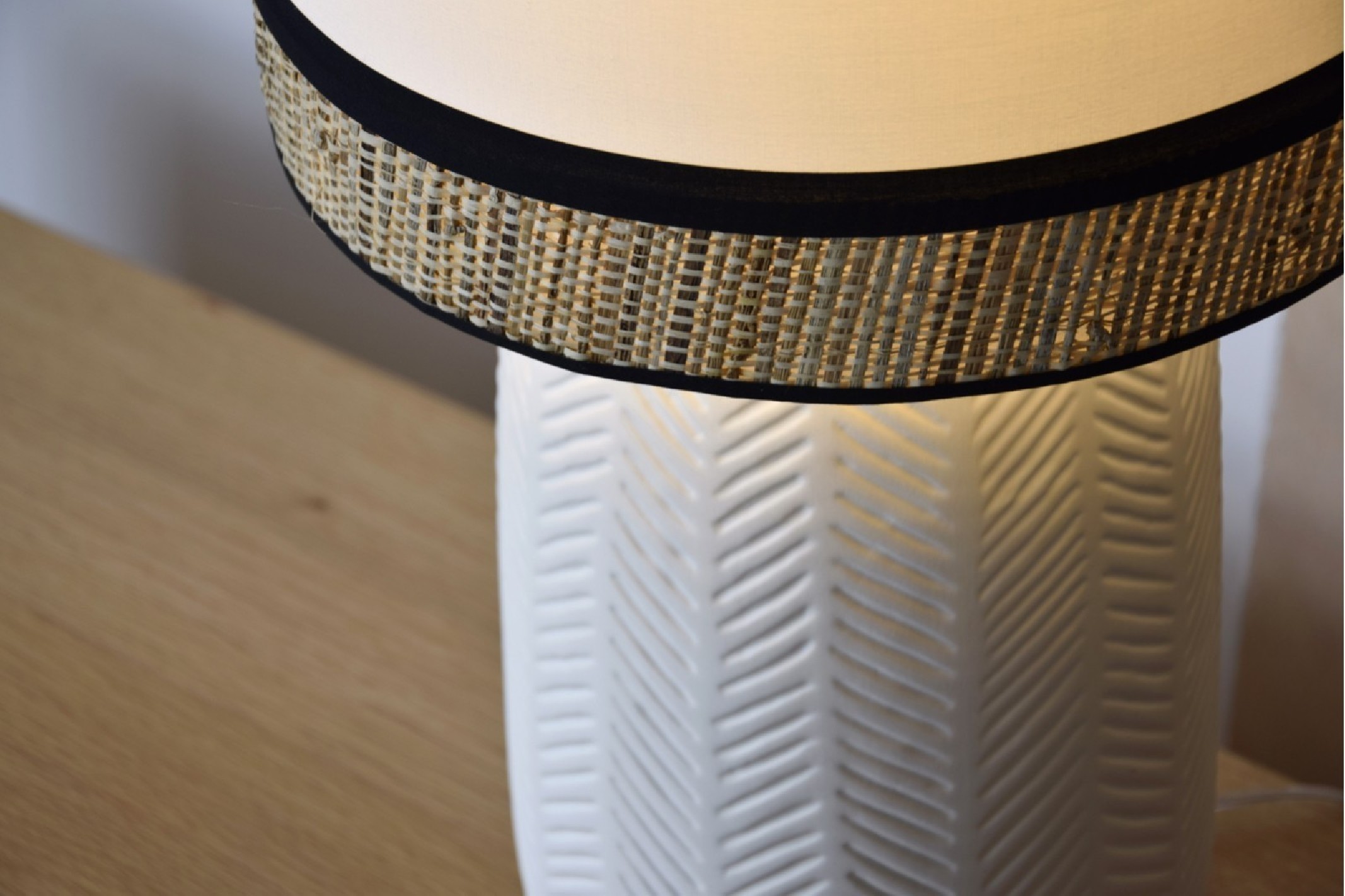 Lámpara mesa cerámica con pantalla acabada en...