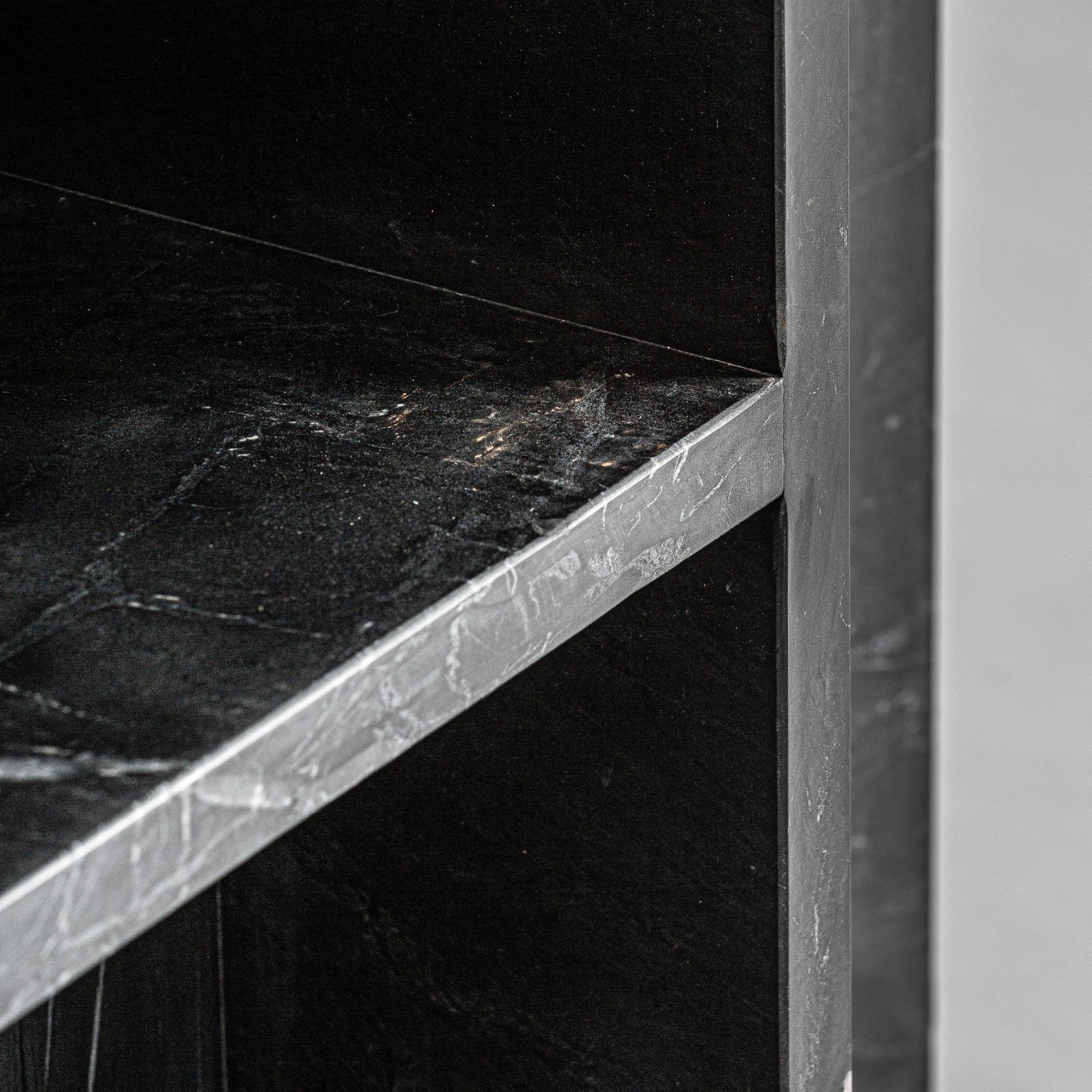 MESA AUXILIAR MARQUINA