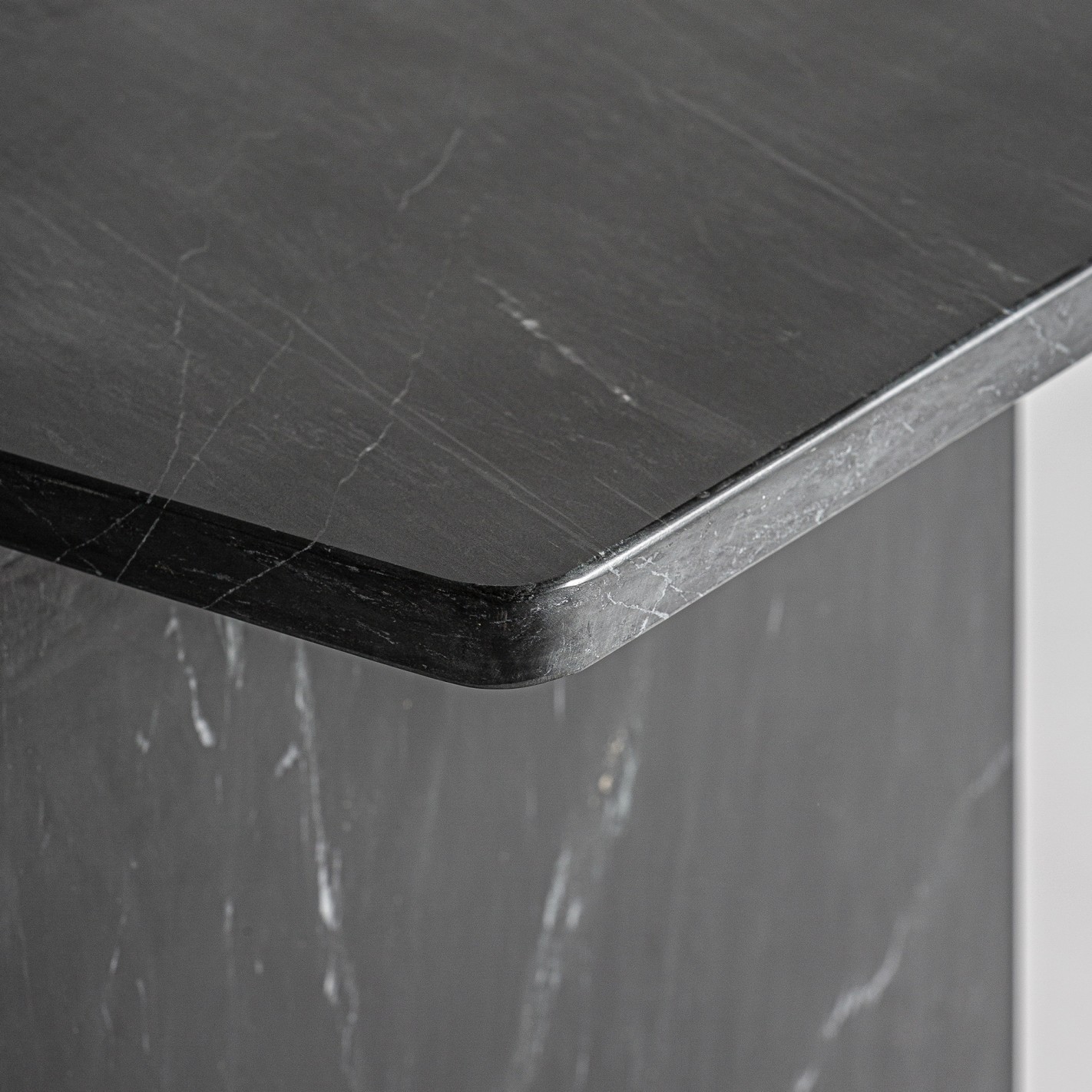 MESA AUXILIAR MARQUINA