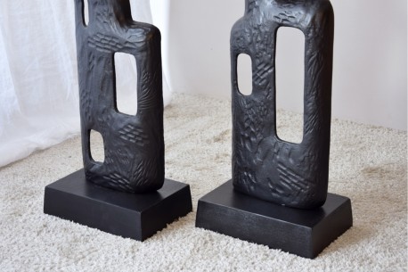 Escultura Naím metal negro baja 2