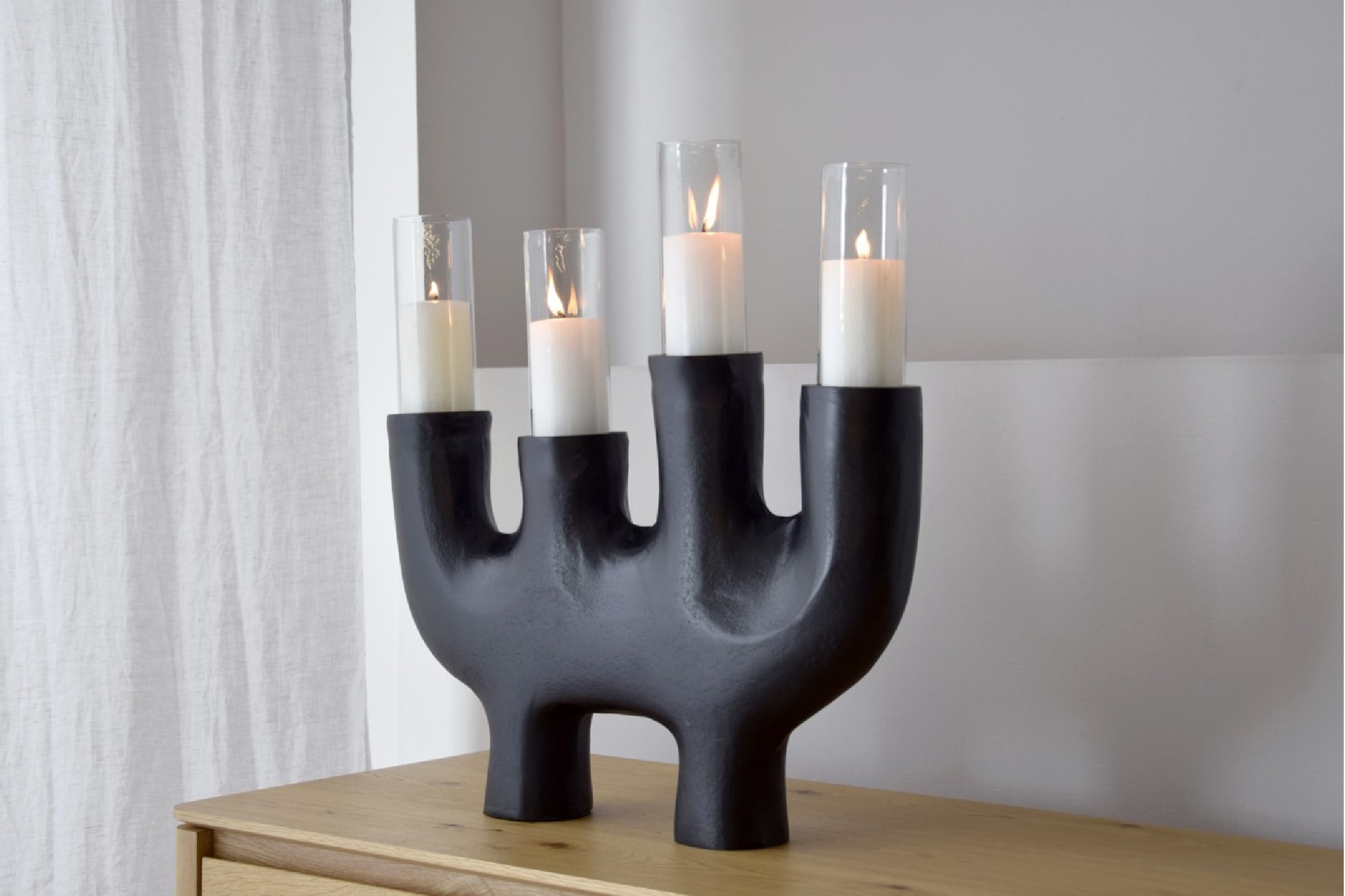 Candelabro Totem metal negro pequeño