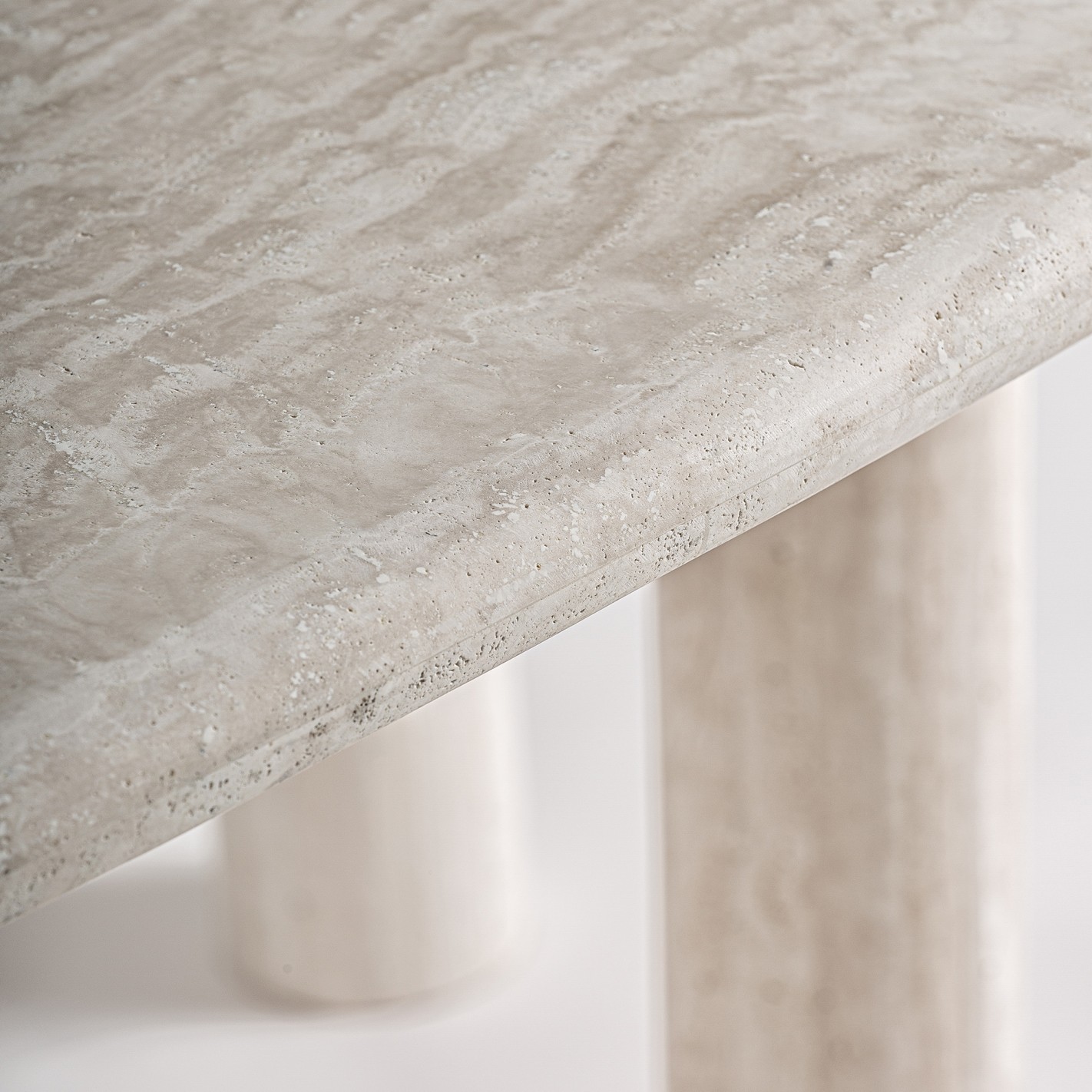 MESA COMEDOR THIENNES