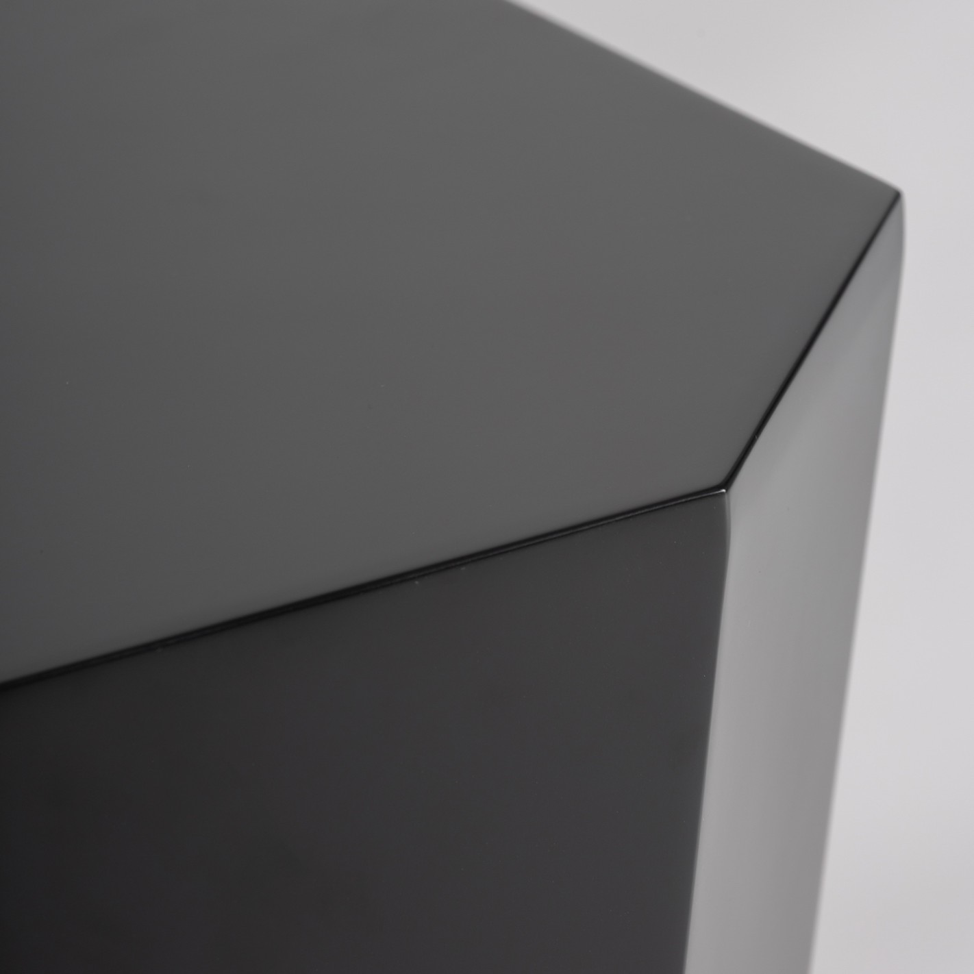 MESA AUXILIAR FRIESACH