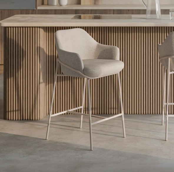 Taburete bajo THOMAS beige (pata beige)