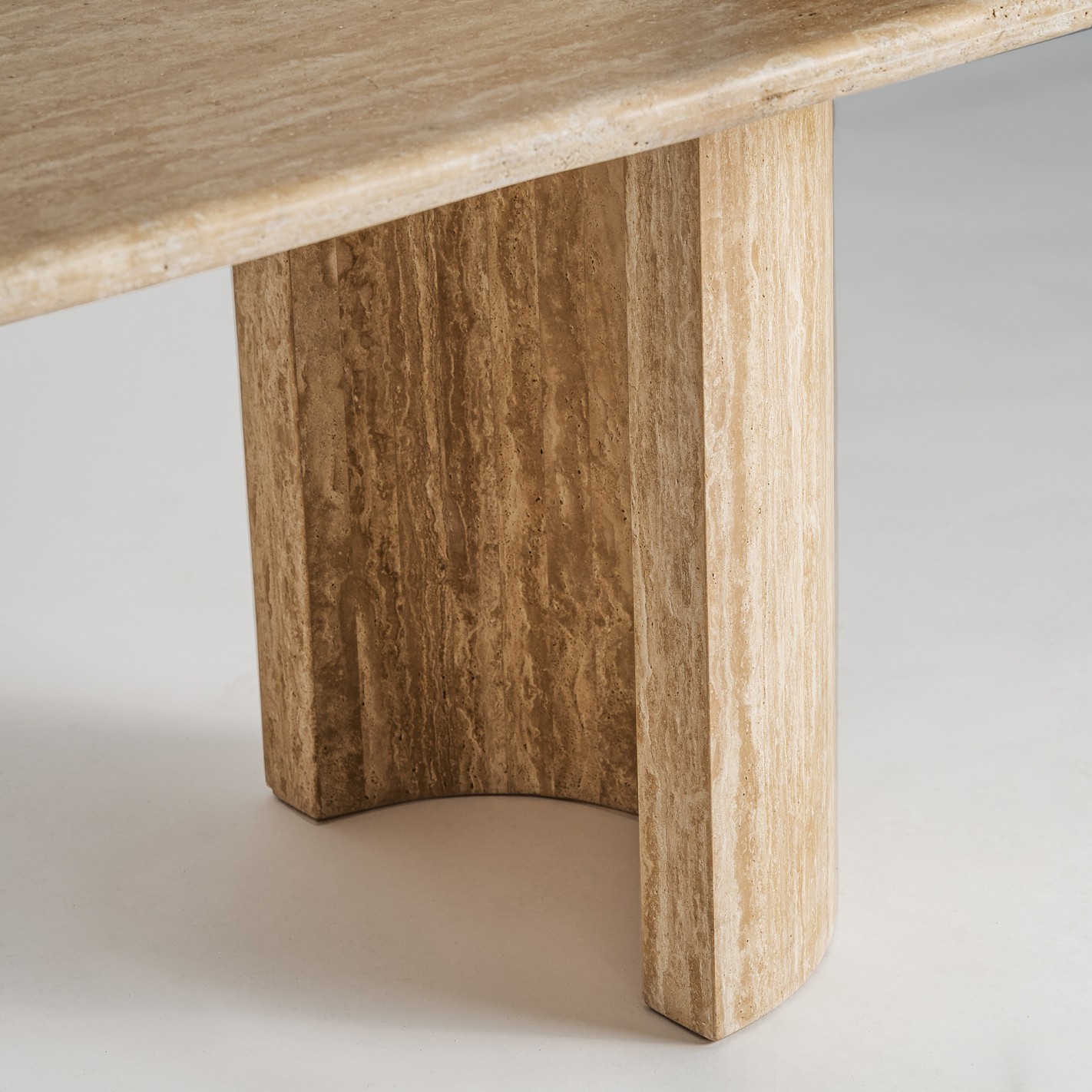 MESA COMEDOR THIENNES