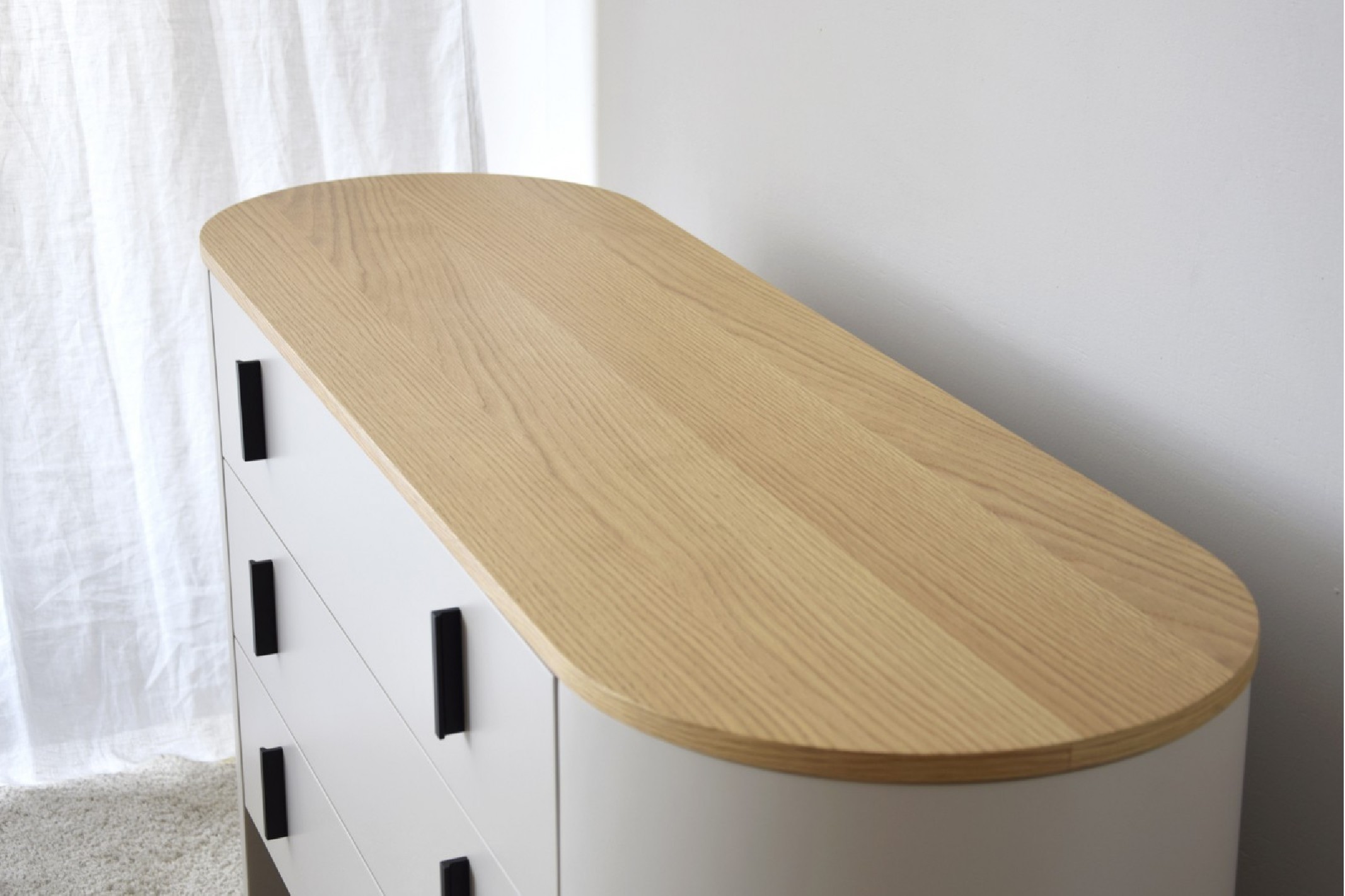 Cómoda col Tea Gris arena y roble