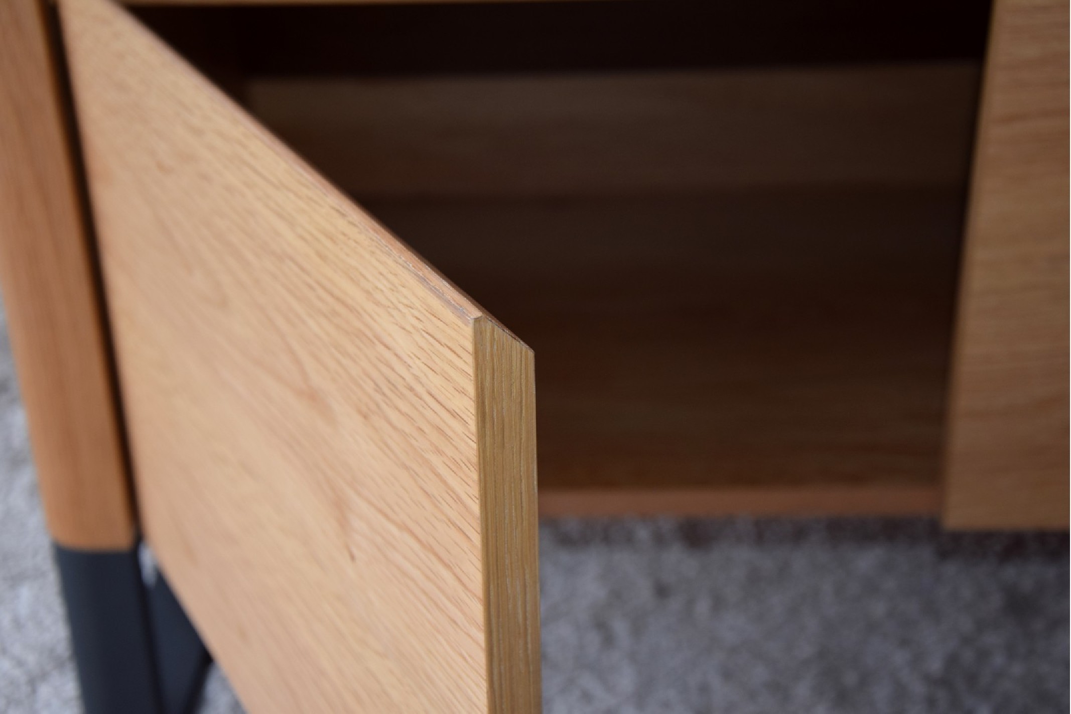 Mueble tv roble natural mate acero negro Remi