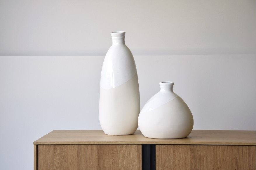 Jarrón cerámica bajo en blanco brillo Glaze