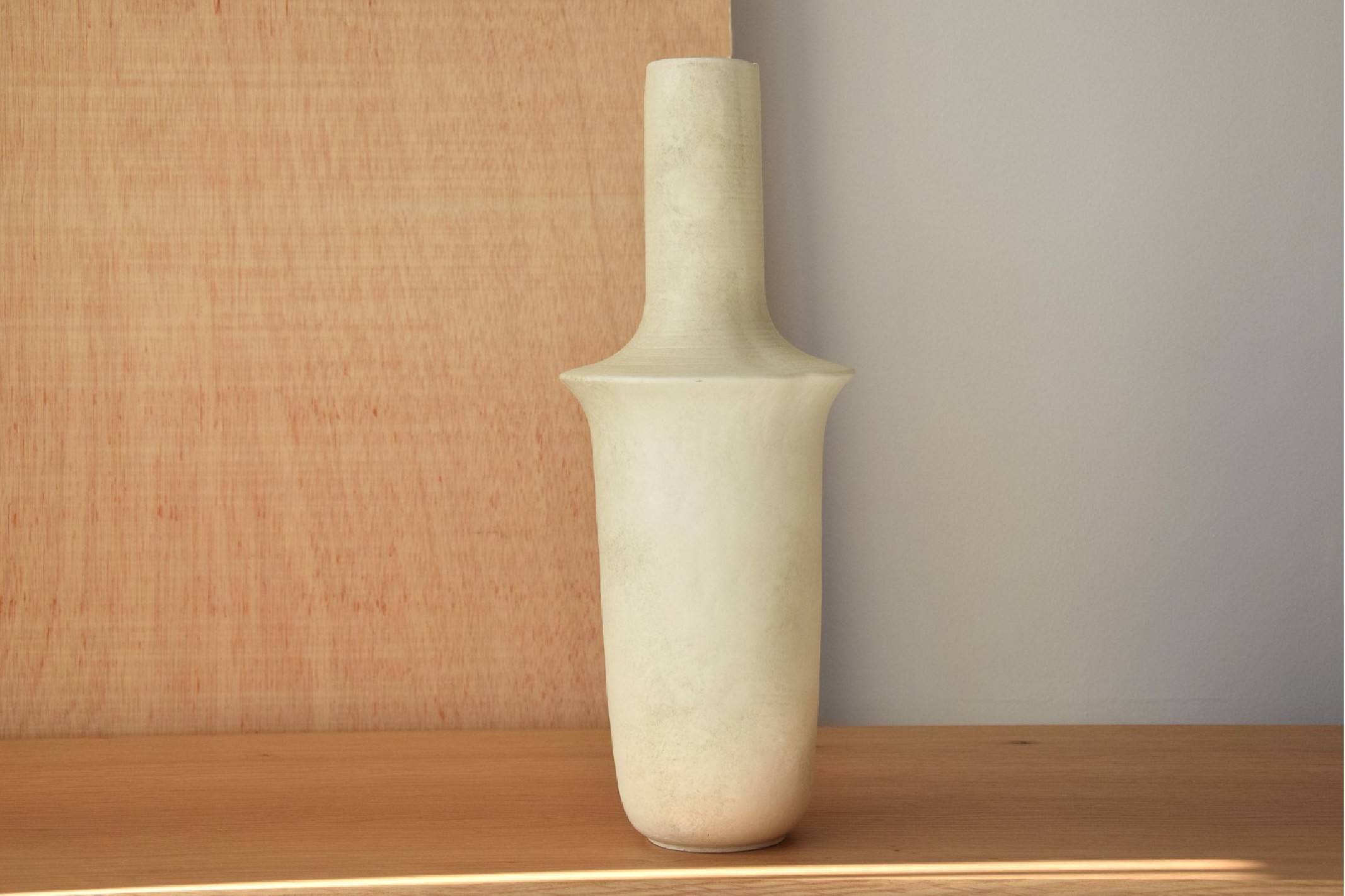 Jarrón blanco roto alto Piedra