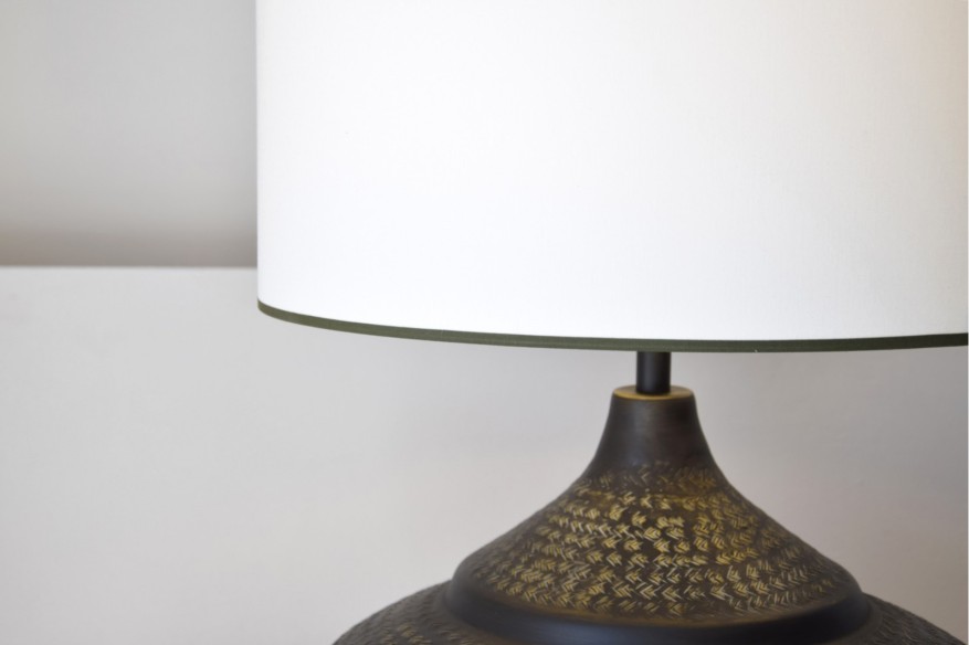 Lámpara mesa metal negro con pantalla N1