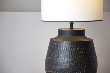 Lámpara mesa metal negro con pantalla N5 2