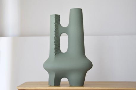Figura cerámica texturizada verde