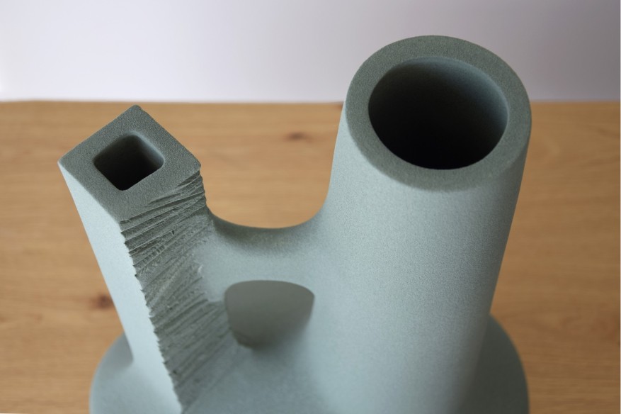 Figura cerámica texturizada verde