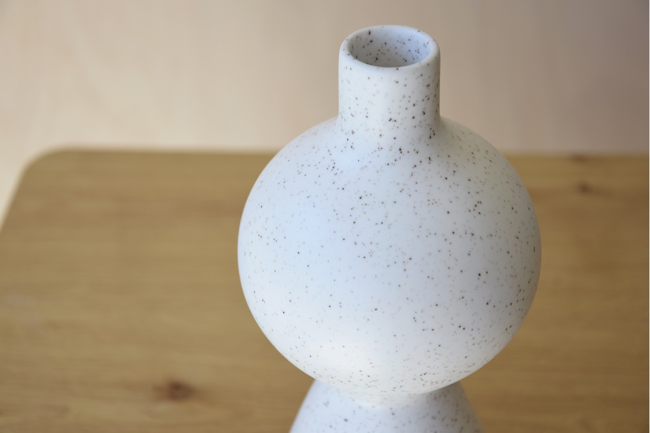 Jarrón pequeño cerámica pintas color tierra