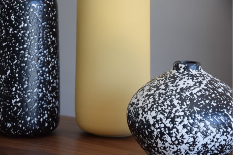 Jarrón redondo blanco y negro NANA pequeño 2