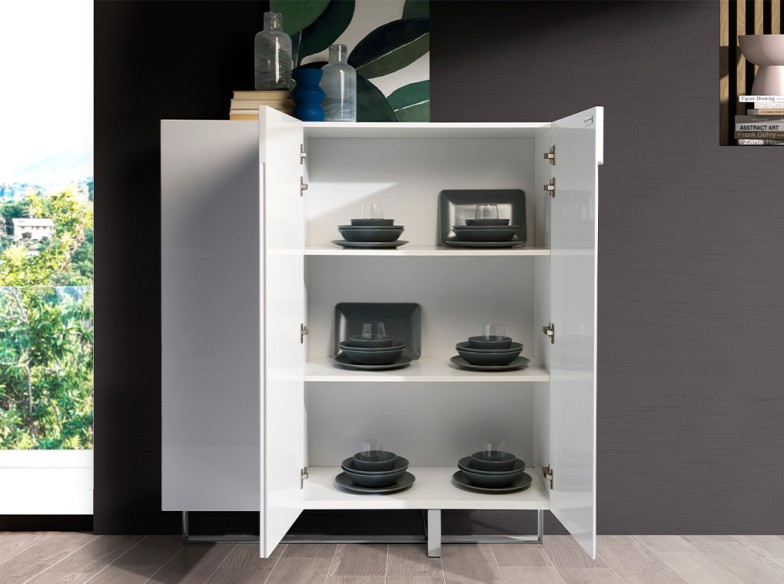 Aparador alto madera blanco y acero cromado