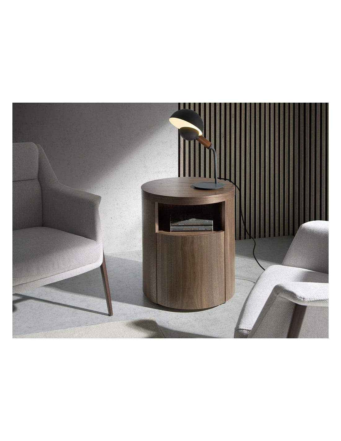 Mesita de noche nogal