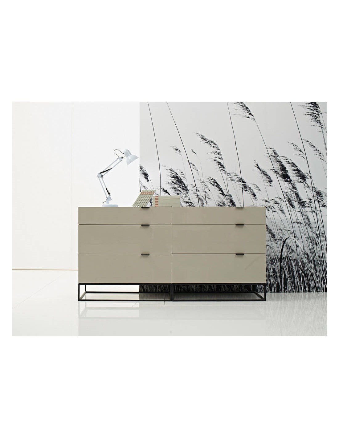 Cómoda madera gris y acero negro