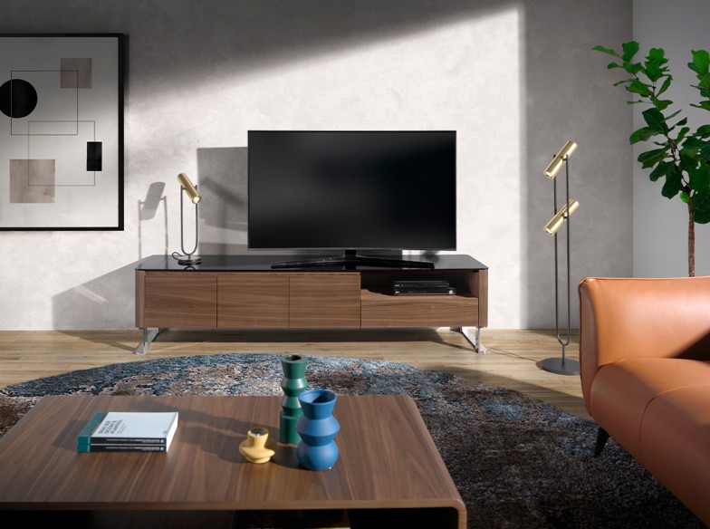 Mueble TV nogal, acero cromado y tapa de cristal negro