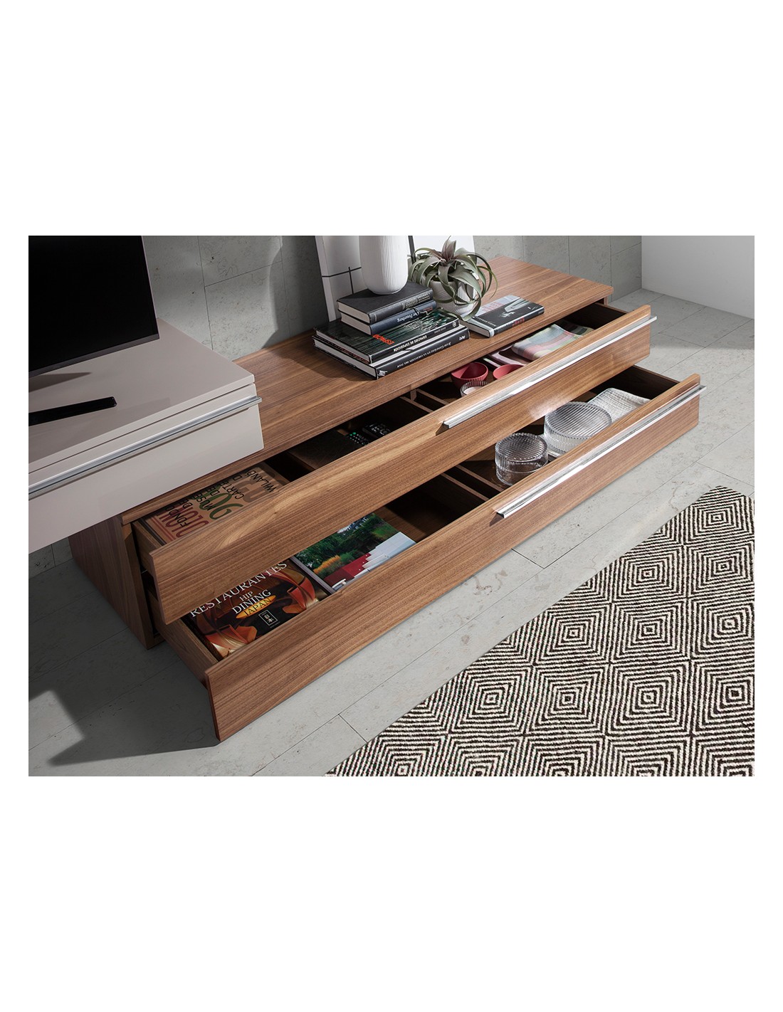 Mueble TV madera beige, nogal y acero cromado