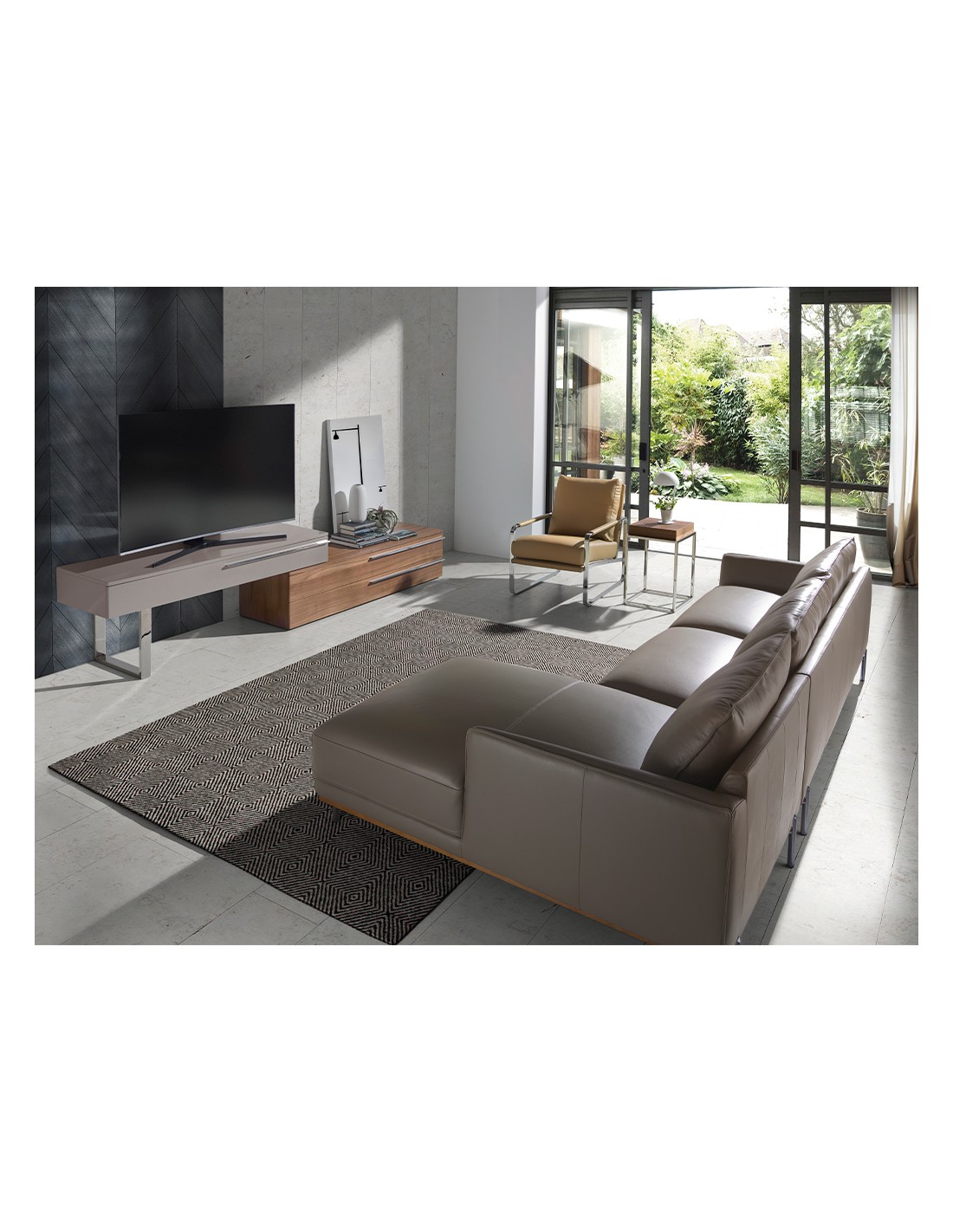Mueble TV madera beige, nogal y acero cromado