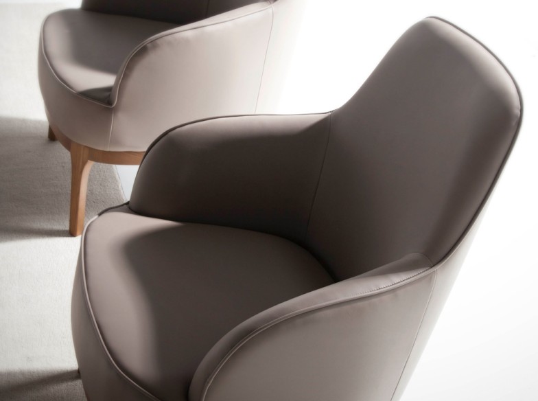 Sillón polipiel gris taupe