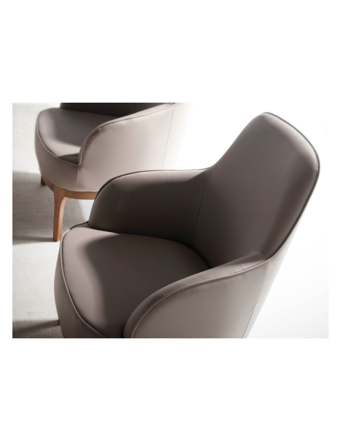 Sillón polipiel gris taupe