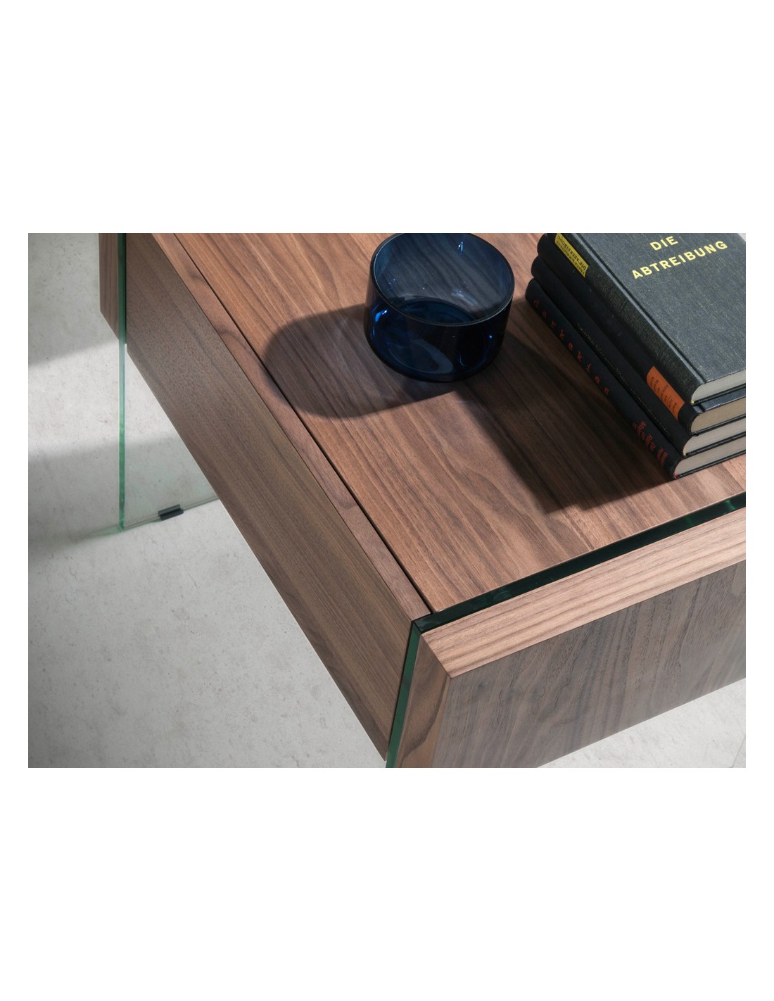 Mesita de noche nogal y cristal templado