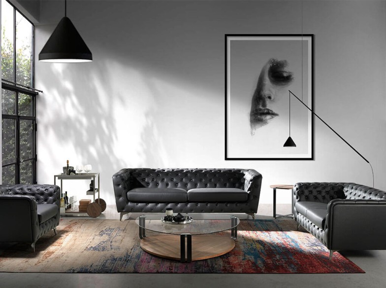 Mesa centro triangular cristal templado, acero negro y nogal