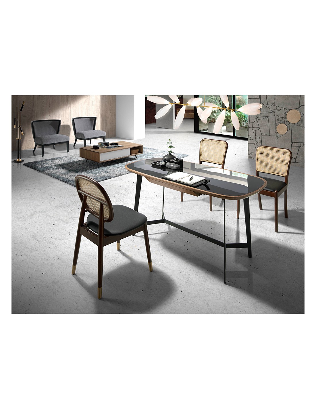 Silla rattan y polipiel negro