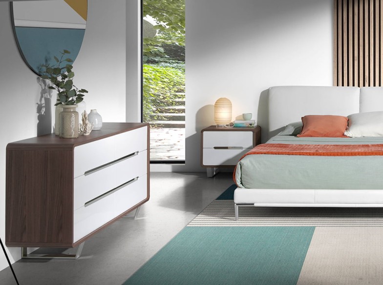 Cómoda madera blanco, nogal y acero cromado