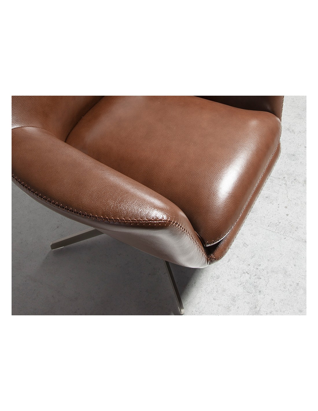 Sillón giratorio piel marrón