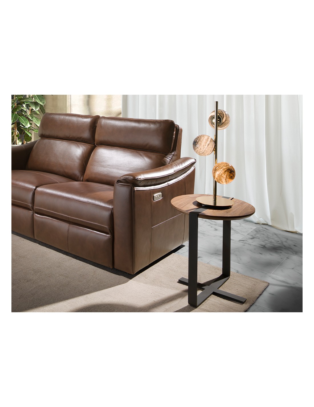 Lámpara de sobremesa en acero inoxidable