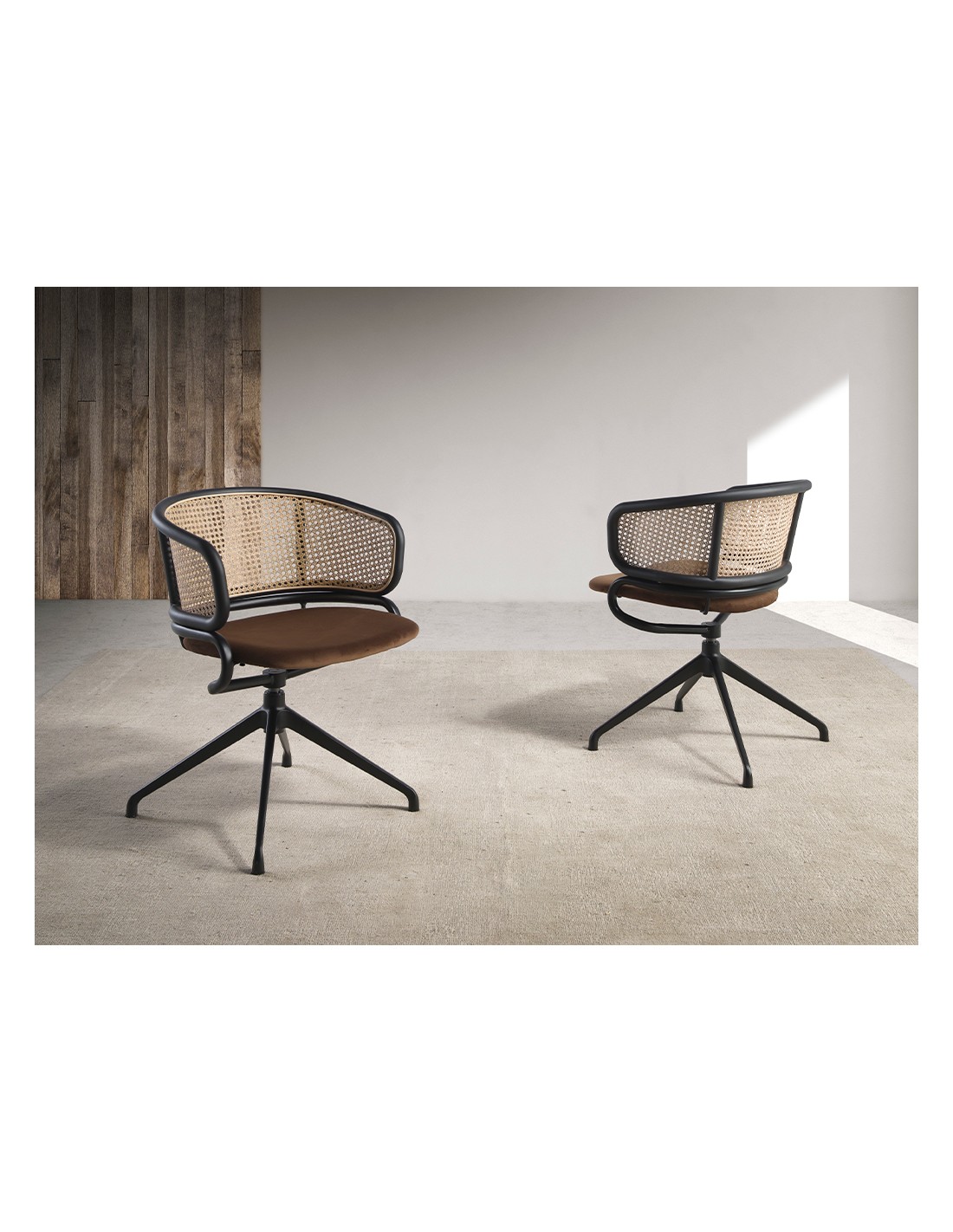 Silla giratoria rattan y terciopelo marrón