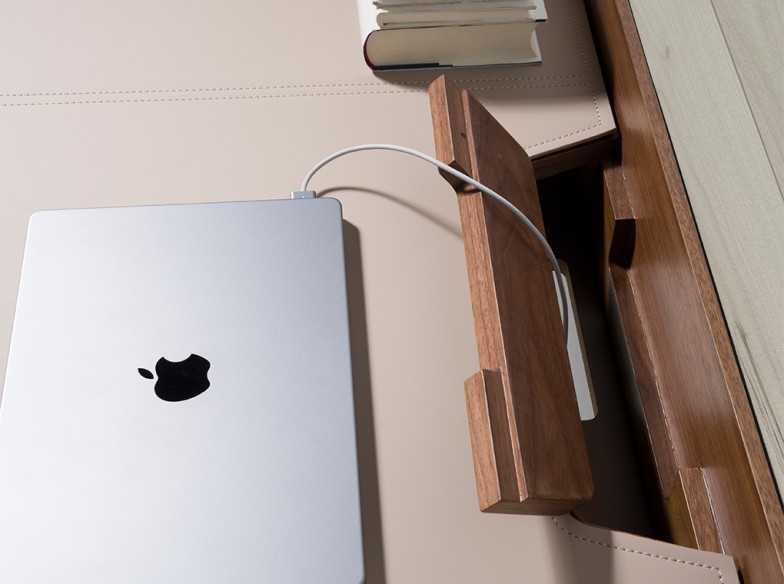 Escritorio tocador polipiel y nogal