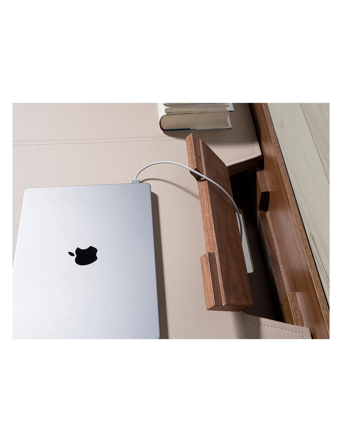 Escritorio tocador polipiel y nogal