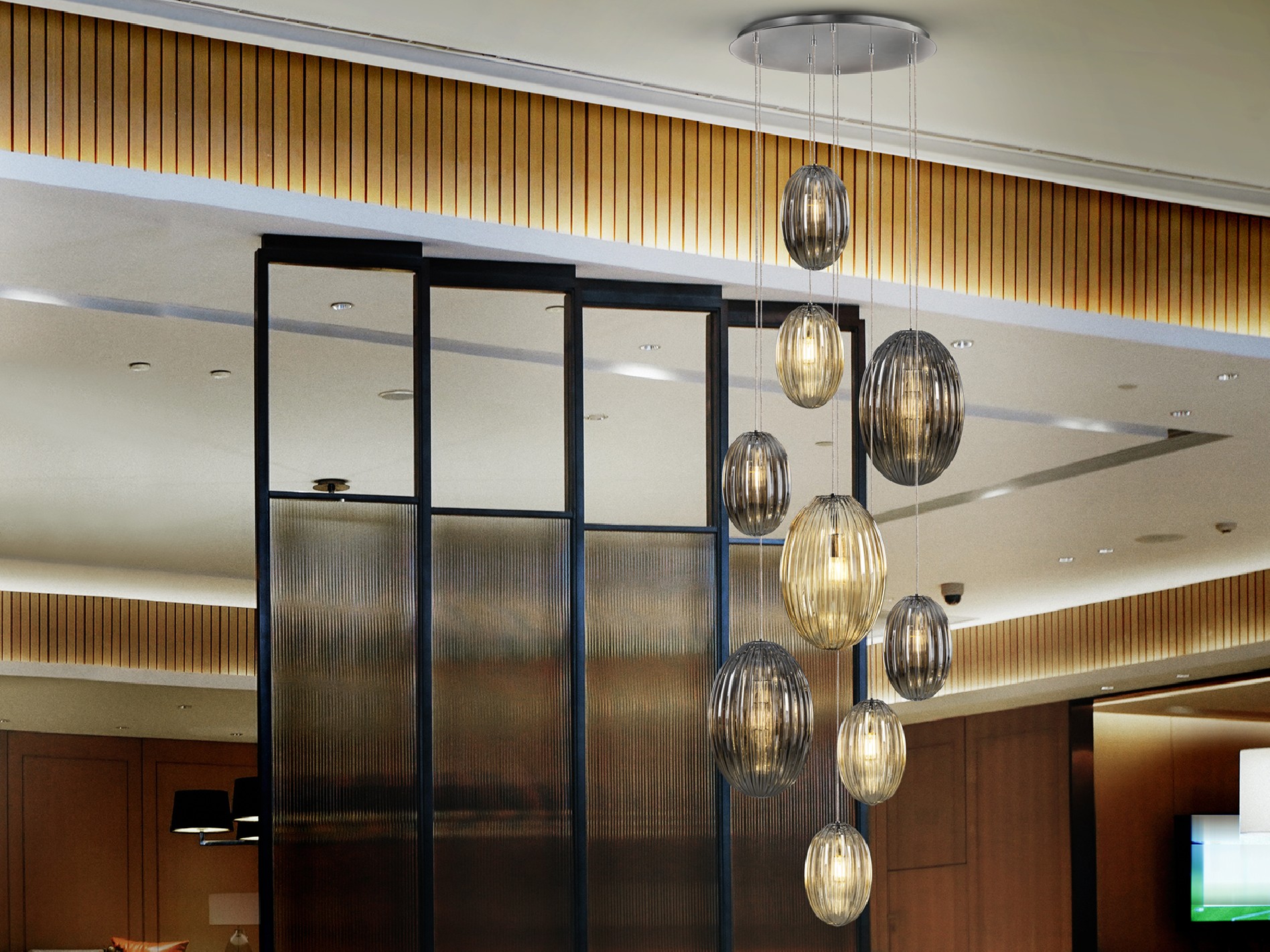 OVILA· 9L LAMP. SMOKE, COGNAC