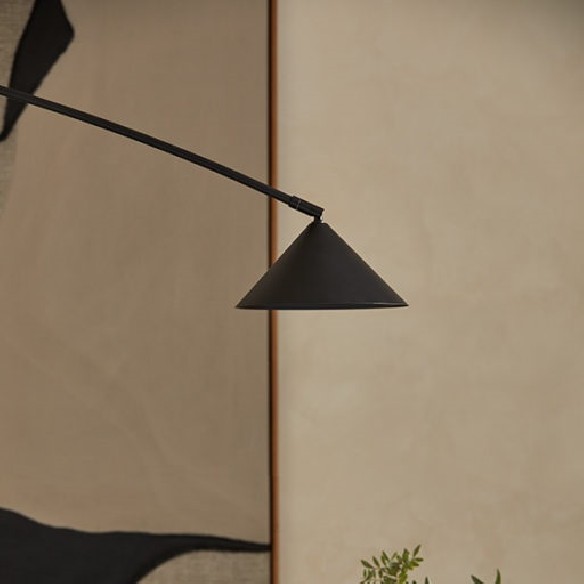 Lámpara de pie negro mate Hinoo Aromas